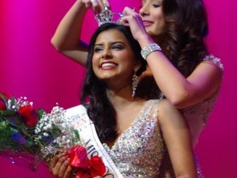 sapnabecomes2ndindianamericantoreachmissteenamerica